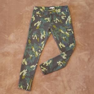 Cabi Clover Camo Ankle Skinny Capri sz6